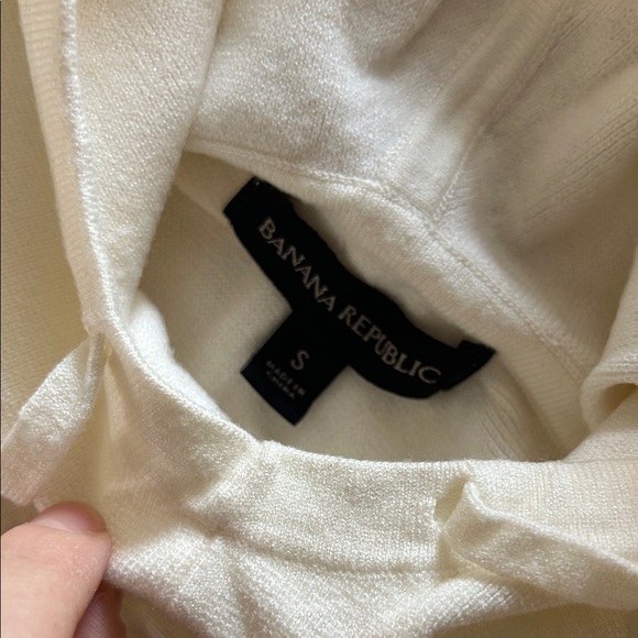 Banana Republic Cream Track Suit - Picture 2 of 10